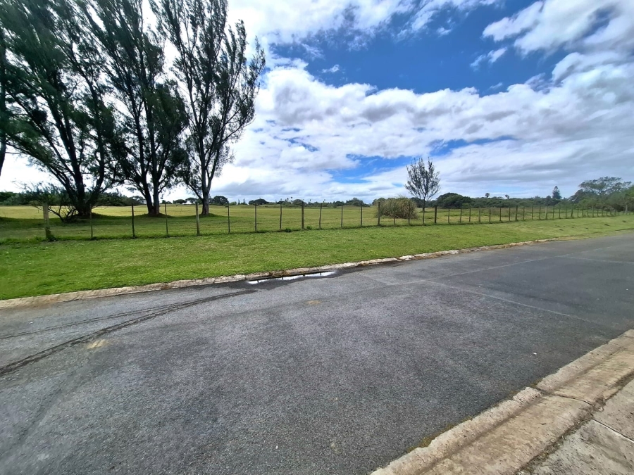 6 Bedroom Property for Sale in Gonubie Eastern Cape